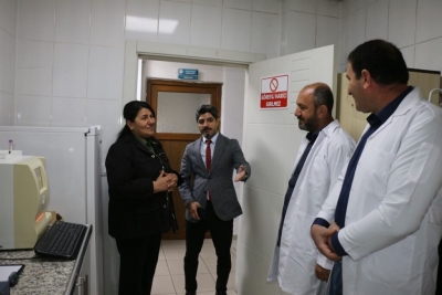 Sağlık hizmetlerini yerinde inceledi