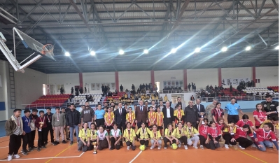SASON’DA 17 TAKIMLI FUTSAL TURNUVASI BİTTİ