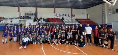 SASON’DA VOLEYBOL TURNUVASI SONA ERDİ