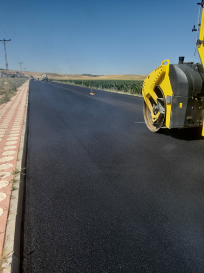 TEİAŞ İLE FEN LİSESİ ARASINA 4500 TON ASFALT SERİMİ