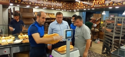 TERLİ ELLERLE EKMEKLERE DOKUNMAYIN!