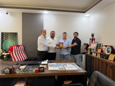 Tımoqlular Derneği’nden Seyrek’e Plaket
