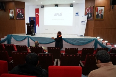 ÜNİVERSİTE PERSONELİNE “AFET FARKINDALIK” EĞİTİMİ