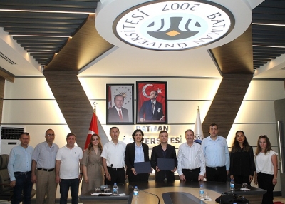 ÜNİVERSİTE’DEN 60 YAŞ ÜSTÜ BİREYLERE EĞİTİM İMKÂNI 
