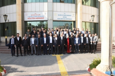 VALİ CANALP ASKON'UN KONUĞUYDU