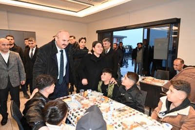 VALİ CANALP EVİNE GİTMEYİ UNUTTU