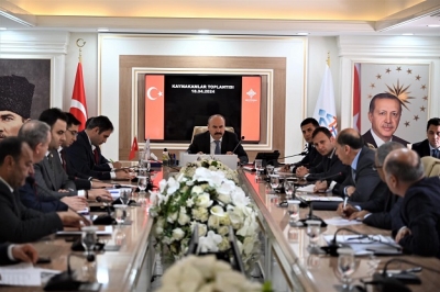 VALİ CANALP, KAYMAKAMLARI TOPLADI