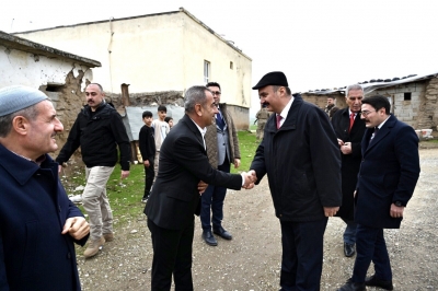 Vali Canalp, köy ziyaretlerini tamamlıyor