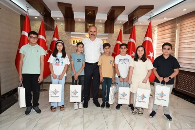 Vali Canalp, şampiyonları ağırladı