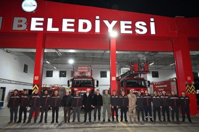 VALİ EKREM CANALP SABAHA KADAR SAHADAYDI