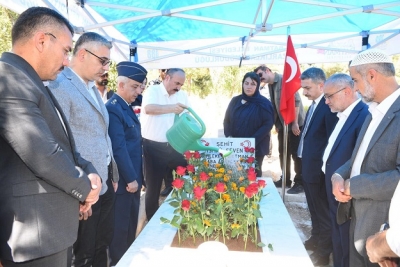 Vali Ekrem Canalp, şehitleri unutmadı
