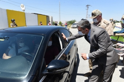 VALİ ŞAHİN, SÜRÜCÜLERİ UYARDI