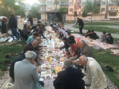 VATANDAŞLARLA ‘YERYÜZÜ SOFRASI’NDA BULUŞTULAR