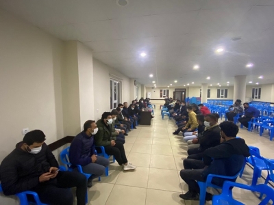 YENİ SEÇMENLERLE BULUŞTULAR