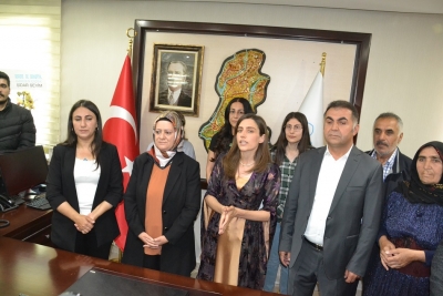 Zılgıtlarla belediyeye yürüdüler
